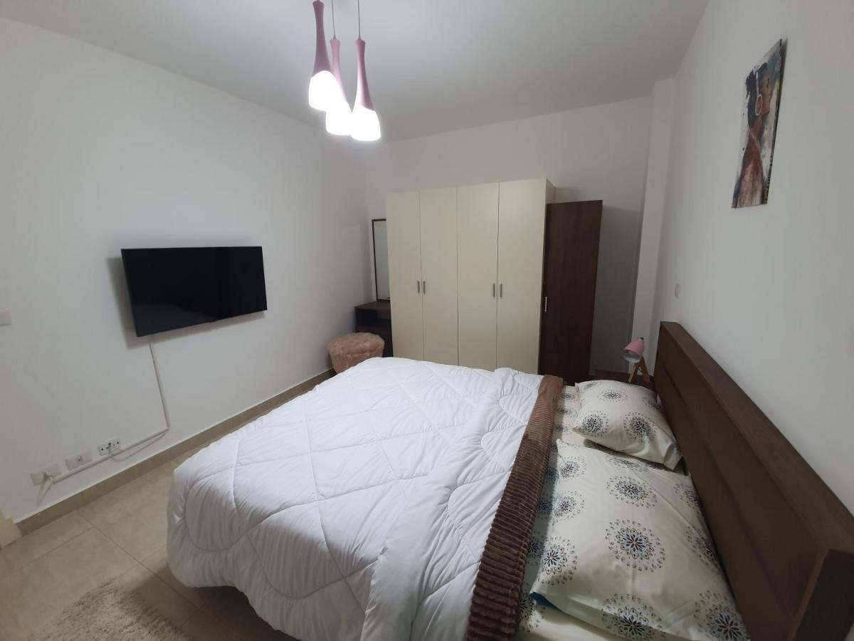 Madinaty Well-Furnished 3- Bedroom Apartment - شقة فندقيه للايجار مدينتي Madinat ash Shuruq Екстер'єр фото