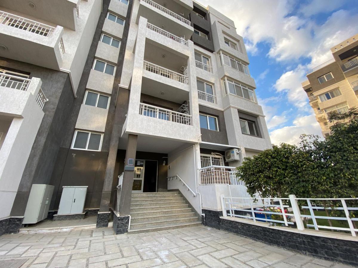 Madinaty Well-Furnished 3- Bedroom Apartment - شقة فندقيه للايجار مدينتي Madinat ash Shuruq Екстер'єр фото